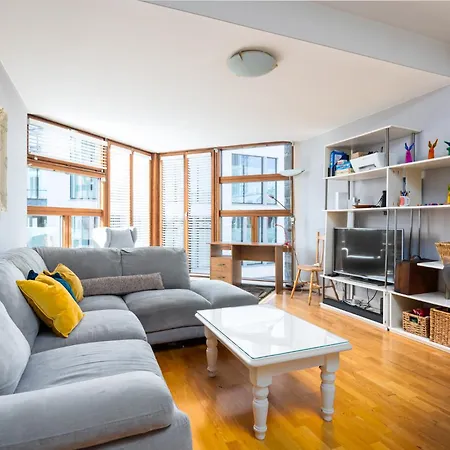 2 Bed With Roof Terrace 10 Min Walk To River Liffey * Dublin