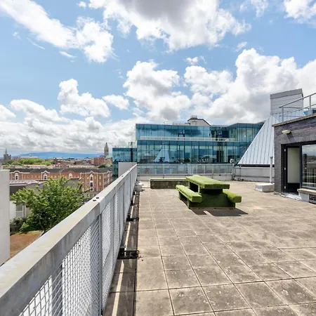 2 Bed With Roof Terrace 10 Min Walk To River Liffey Lägenhet